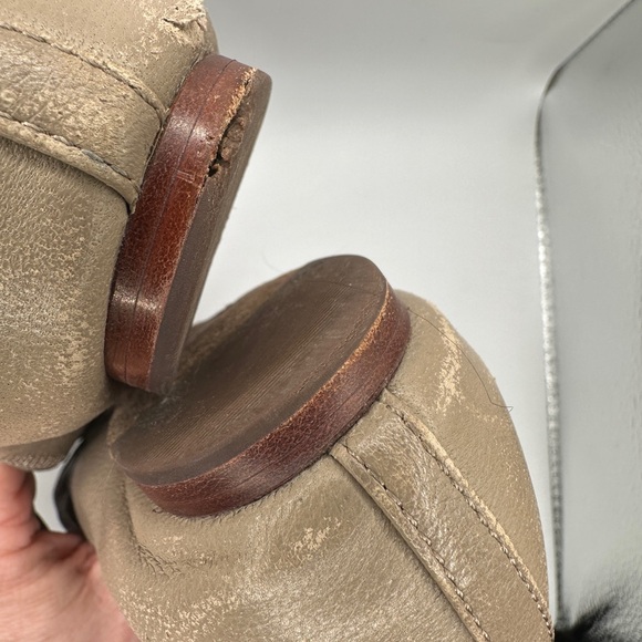 Tory Burch Women's Beige Ballet Flats with Gold Logo - Picture 7 of 9